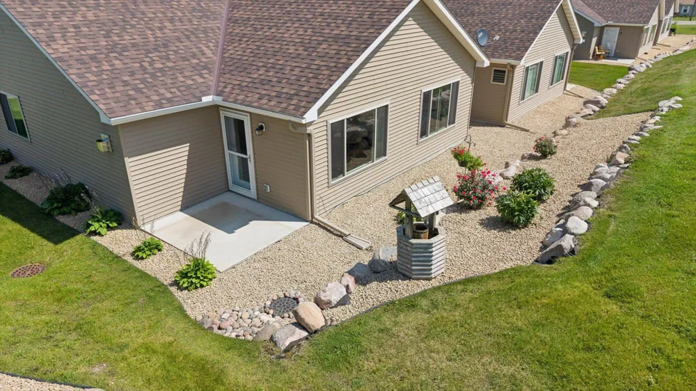 6049 Iris Lane Rockford, MN 55373
