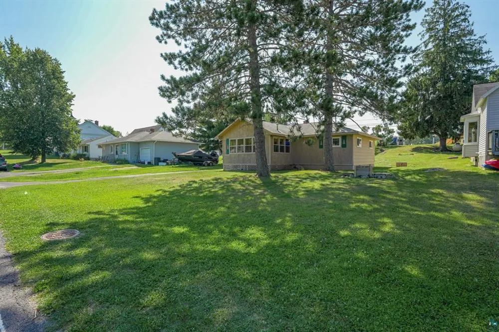 512 2nd Street Tower, MN 55790
