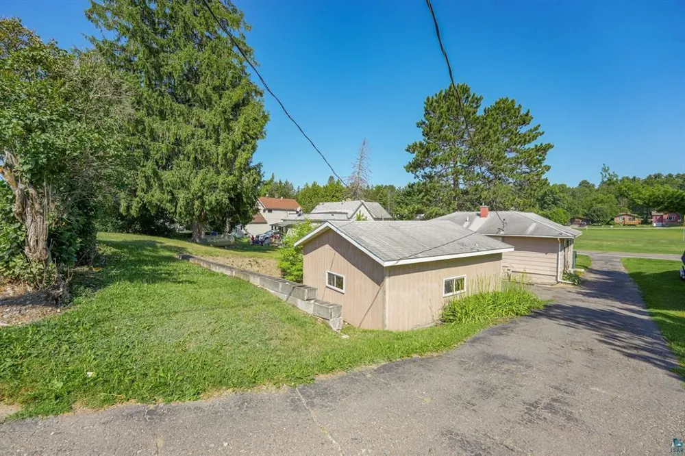 512 2nd Street Tower, MN 55790