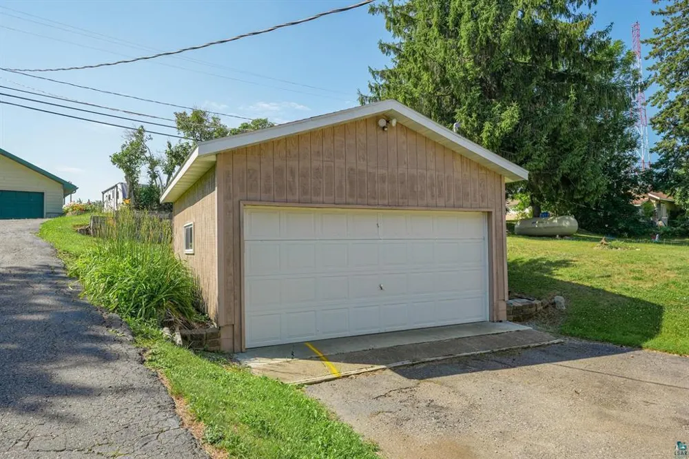 512 2nd Street Tower, MN 55790