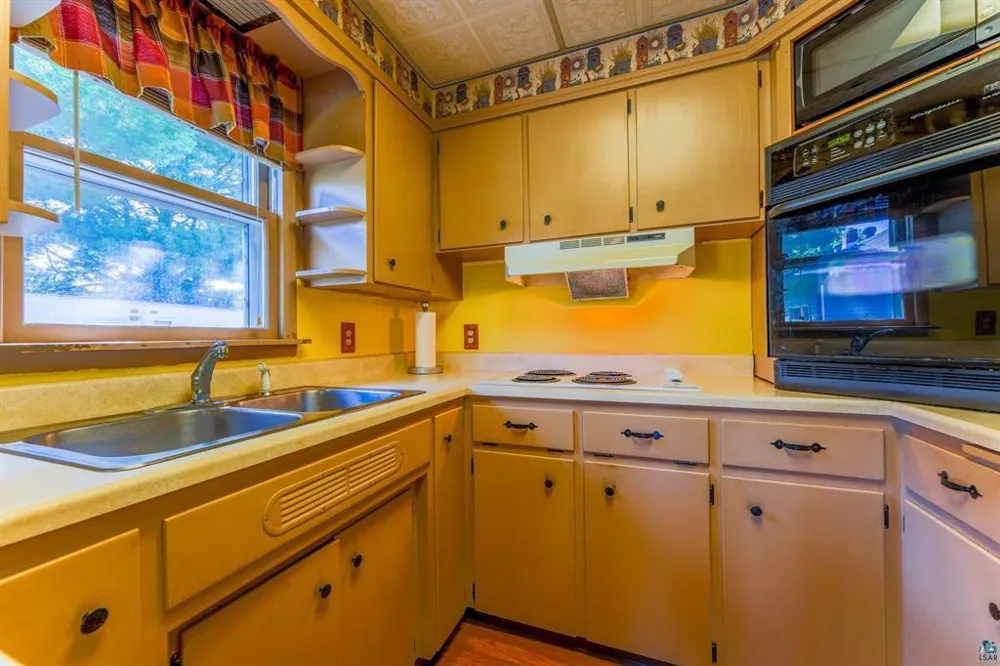 512 2nd Street Tower, MN 55790