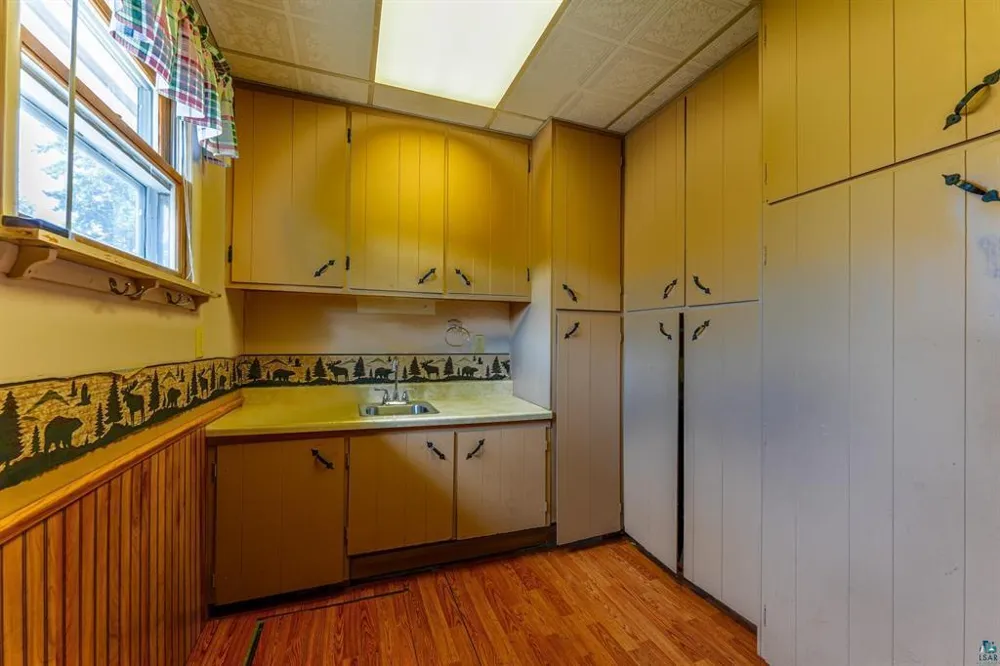 512 2nd Street Tower, MN 55790