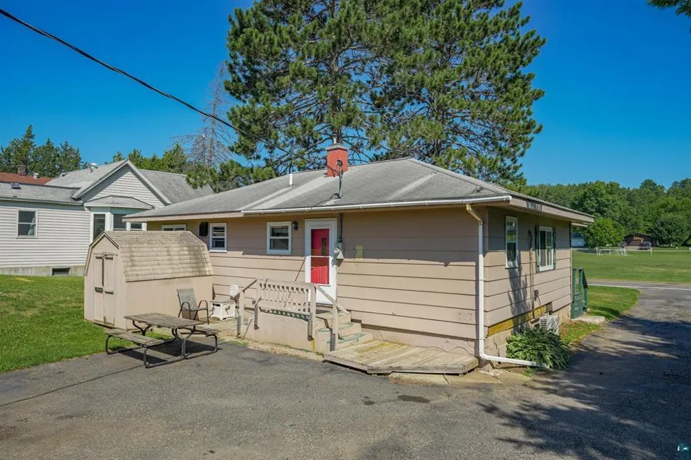 512 2nd Street Tower, MN 55790