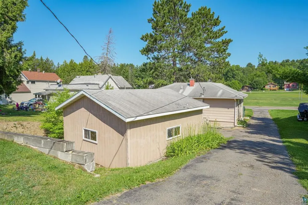 512 2nd Street Tower, MN 55790