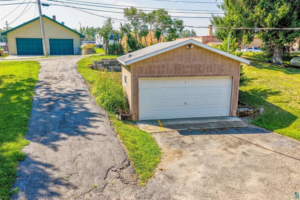 512 2nd Street Tower, MN 55790