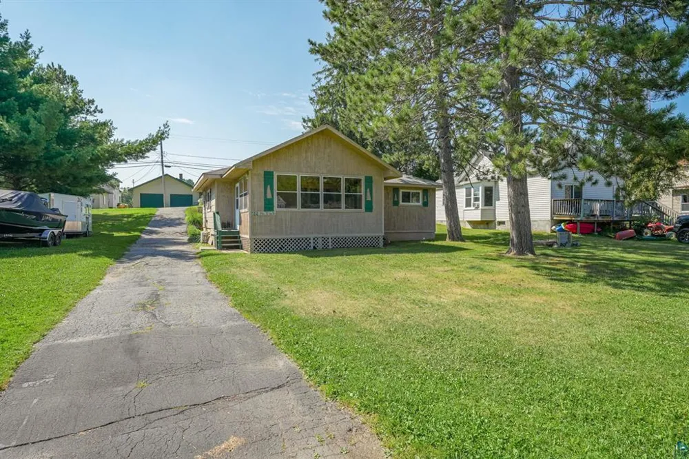 512 2nd Street Tower, MN 55790