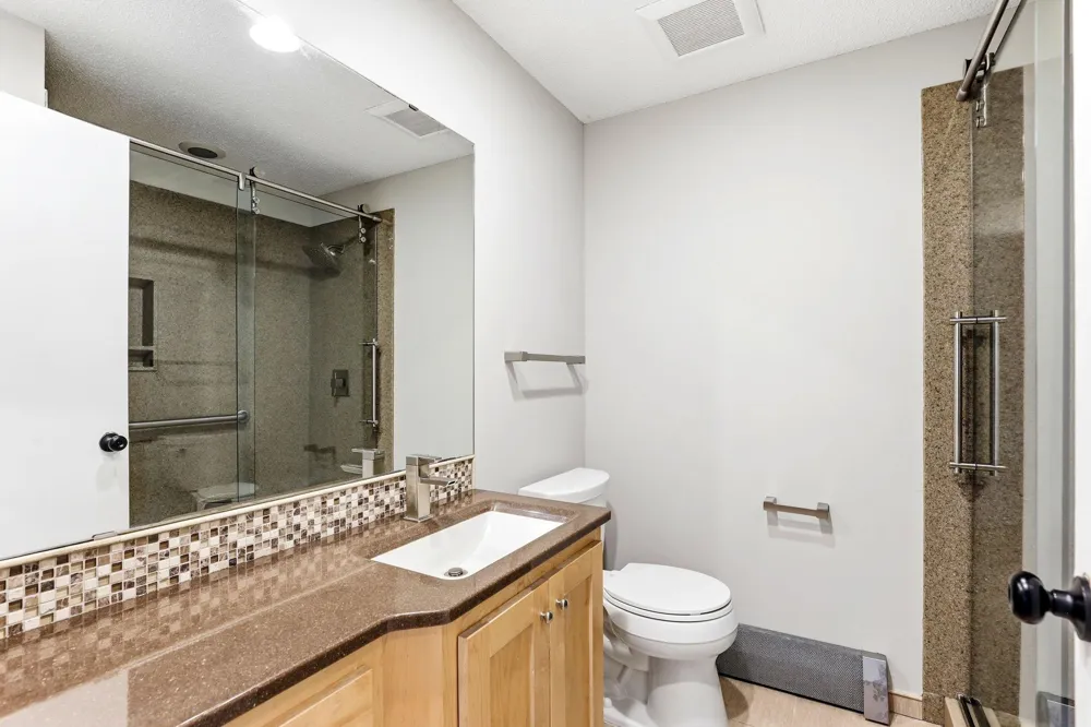 1866 Shryer Avenue W Roseville, MN 55113