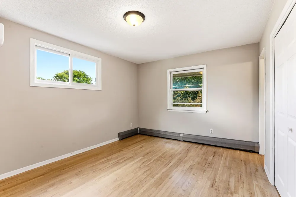 1866 Shryer Avenue W Roseville, MN 55113