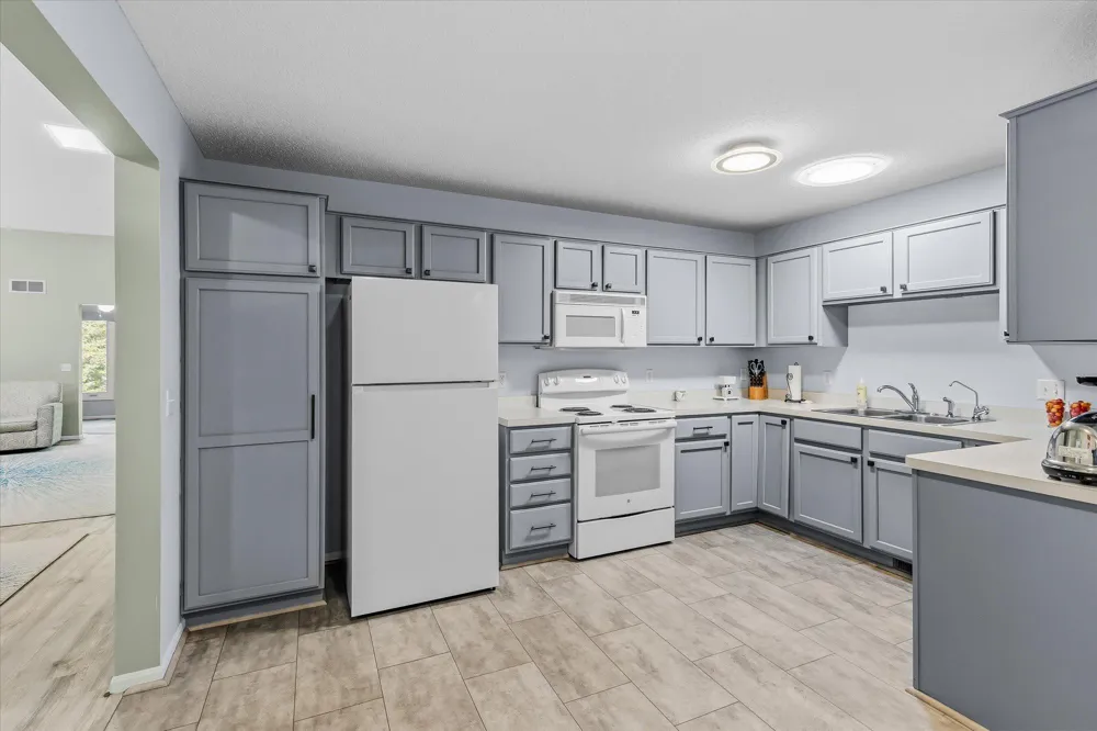 7856 Heinbuch Trail Woodbury, MN 55125