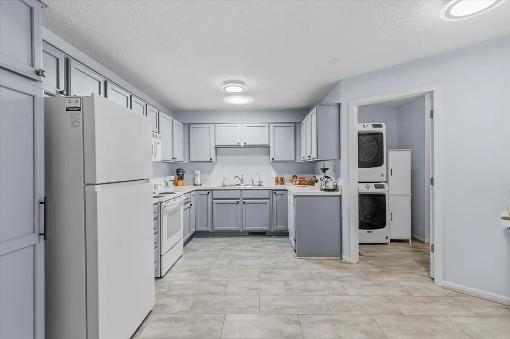 7856 Heinbuch Trail Woodbury, MN 55125