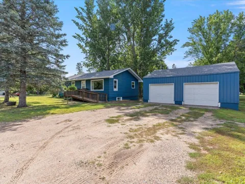 64 Cedar Street E