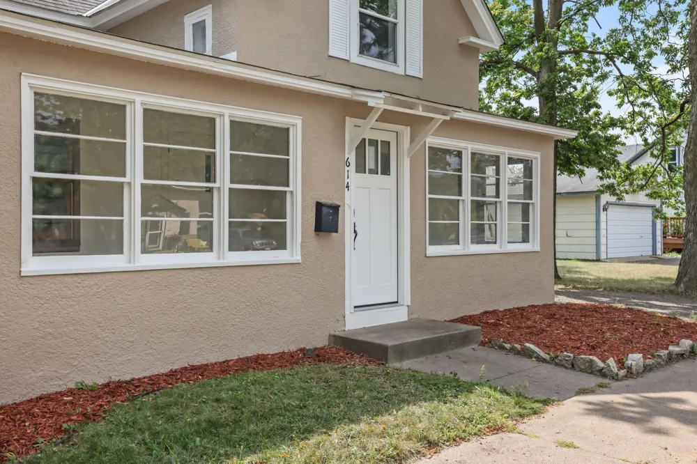 614 Jackson Street Anoka, MN 55303