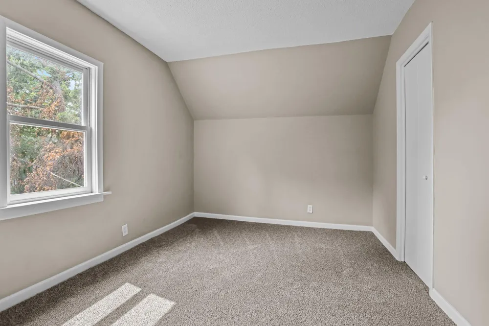 614 Jackson Street Anoka, MN 55303
