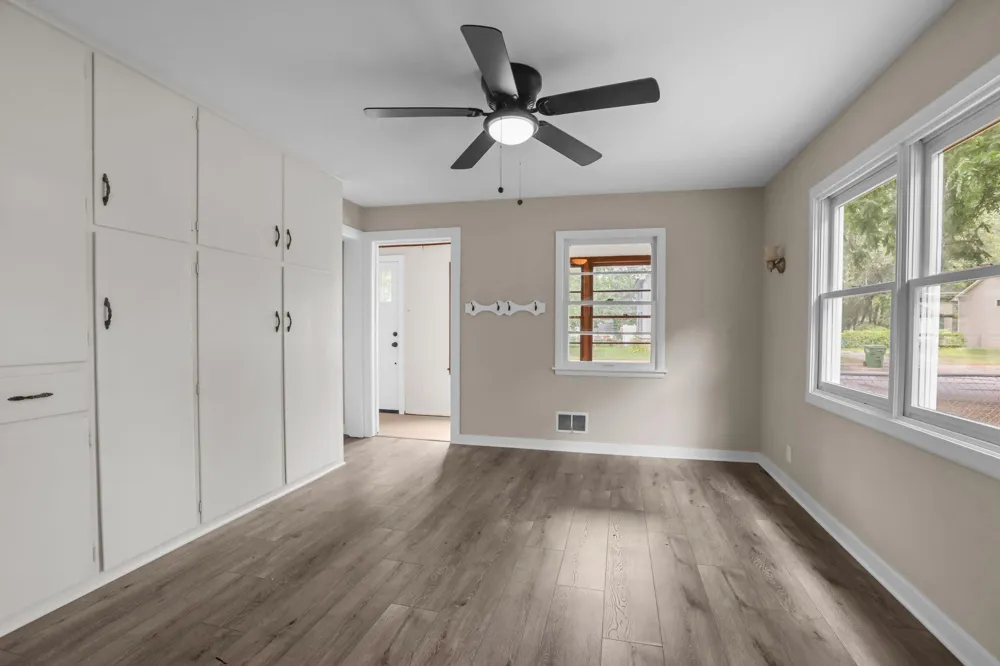 614 Jackson Street Anoka, MN 55303