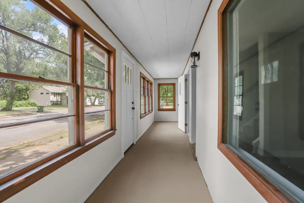 614 Jackson Street Anoka, MN 55303