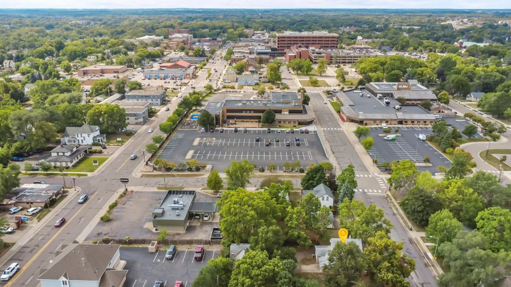 614 Jackson Street Anoka, MN 55303