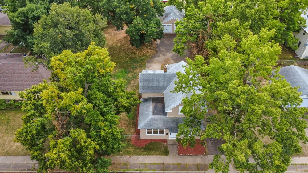 614 Jackson Street Anoka, MN 55303