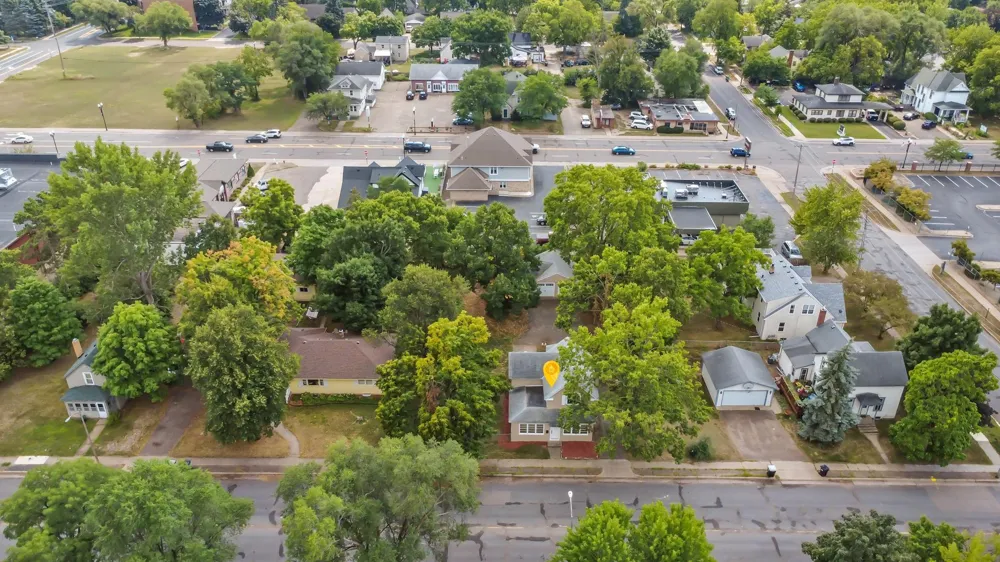614 Jackson Street Anoka, MN 55303
