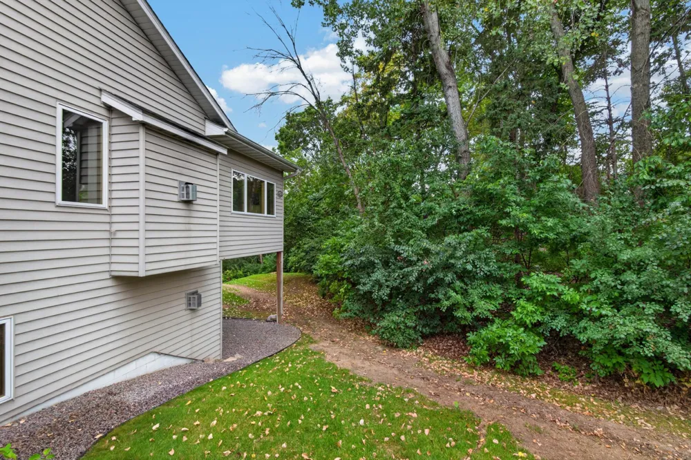 13250 39th Avenue Plymouth, MN 55441