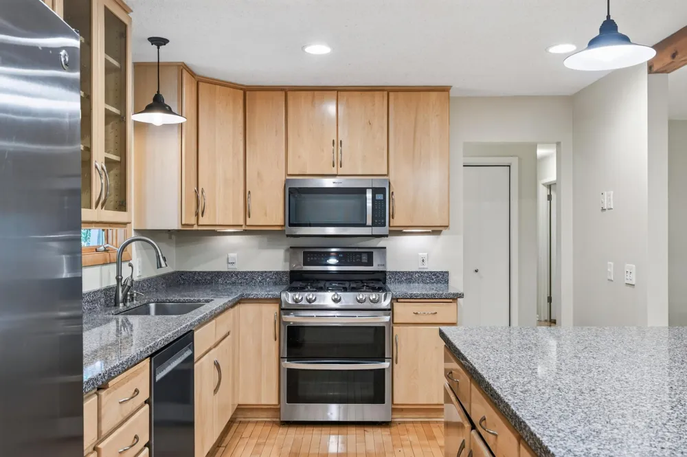 4613 Twin Haven Road Minnetonka, MN 55343