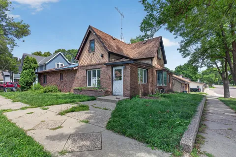 202 Lincoln Street