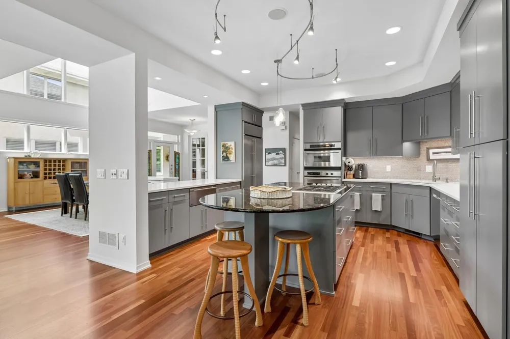 1329 Waterford Drive Golden Valley, MN 55422
