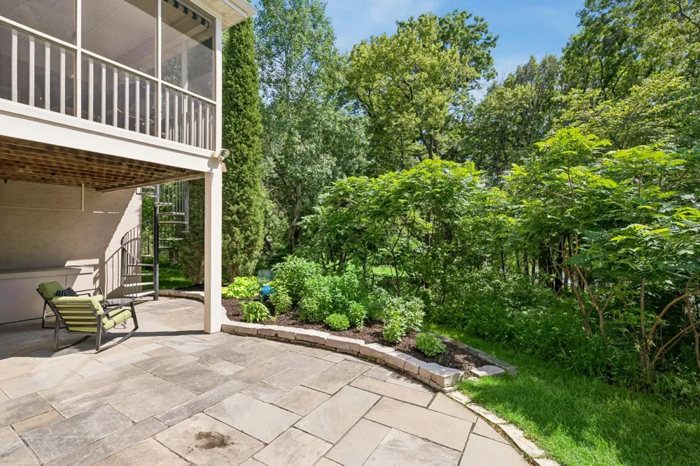 1329 Waterford Drive Golden Valley, MN 55422