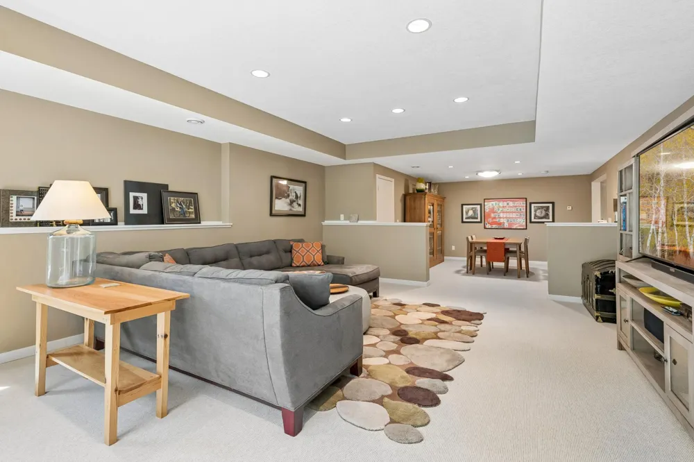 1329 Waterford Drive Golden Valley, MN 55422