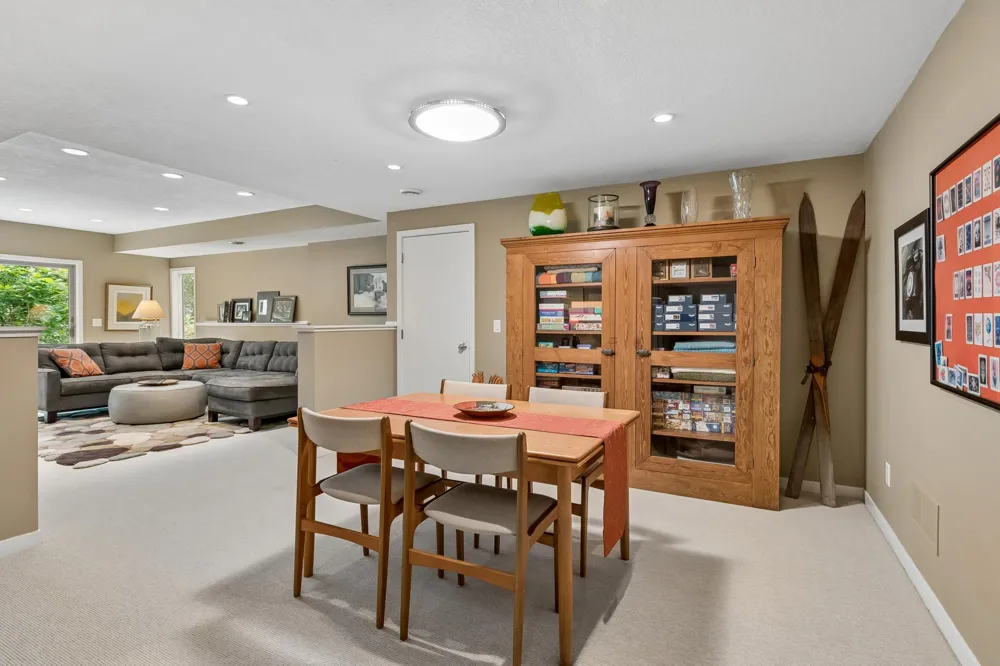 1329 Waterford Drive Golden Valley, MN 55422