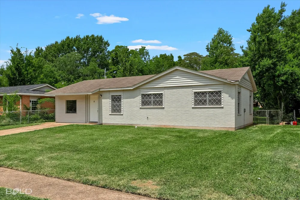 4605 Birdwell Lane Bossier City, LA 71111