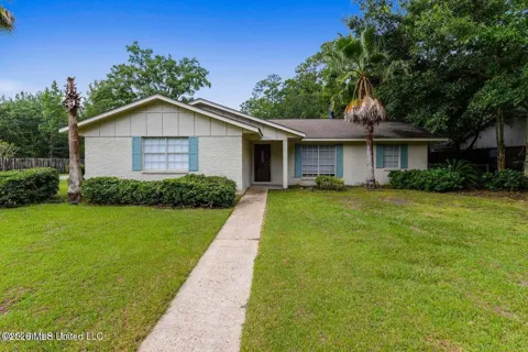 2201 Sandalwood Place