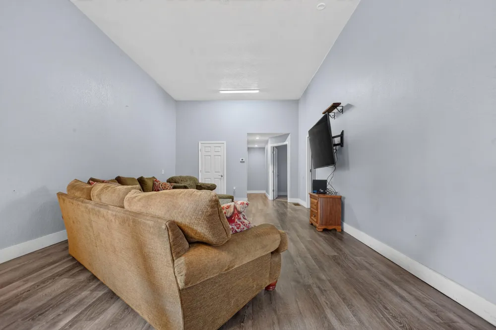 29 Monroe Street Hillsdale, MI 49242