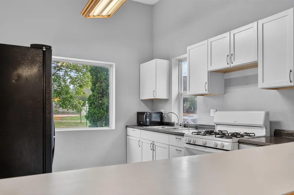 29 Monroe Street Hillsdale, MI 49242