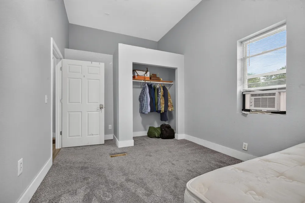 29 Monroe Street Hillsdale, MI 49242