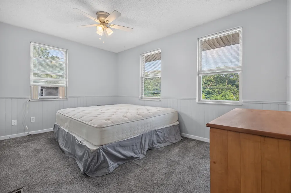 29 Monroe Street Hillsdale, MI 49242