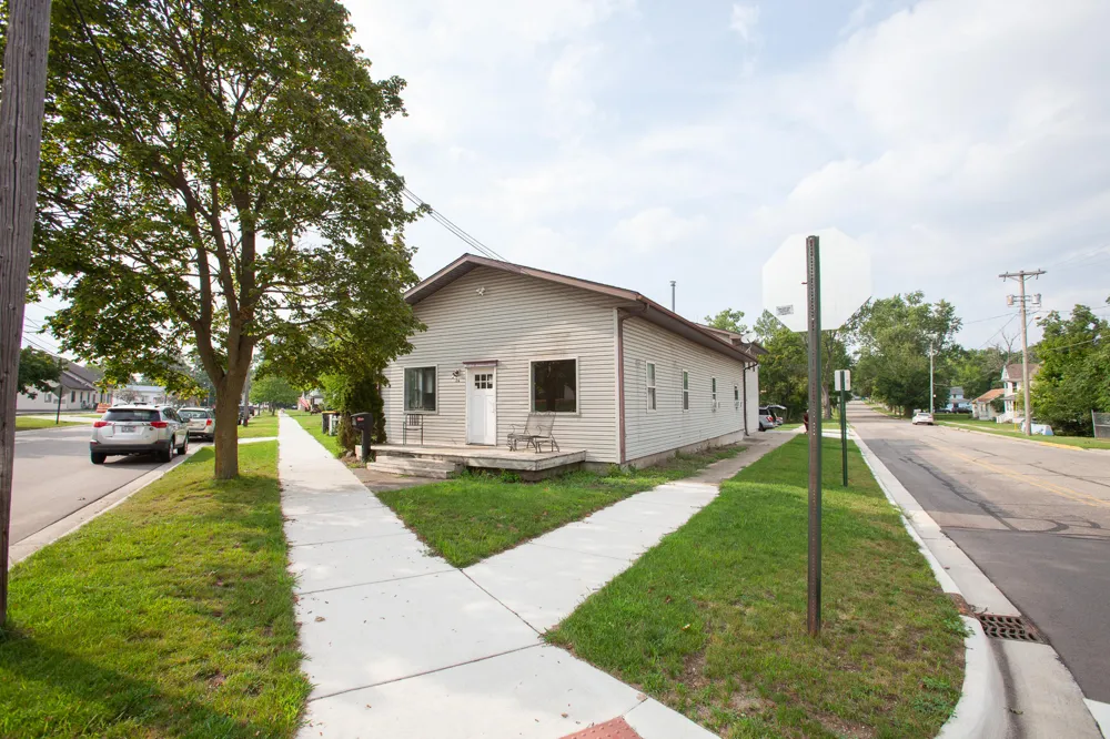 29 Monroe Street Hillsdale, MI 49242
