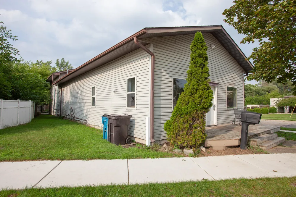 29 Monroe Street Hillsdale, MI 49242