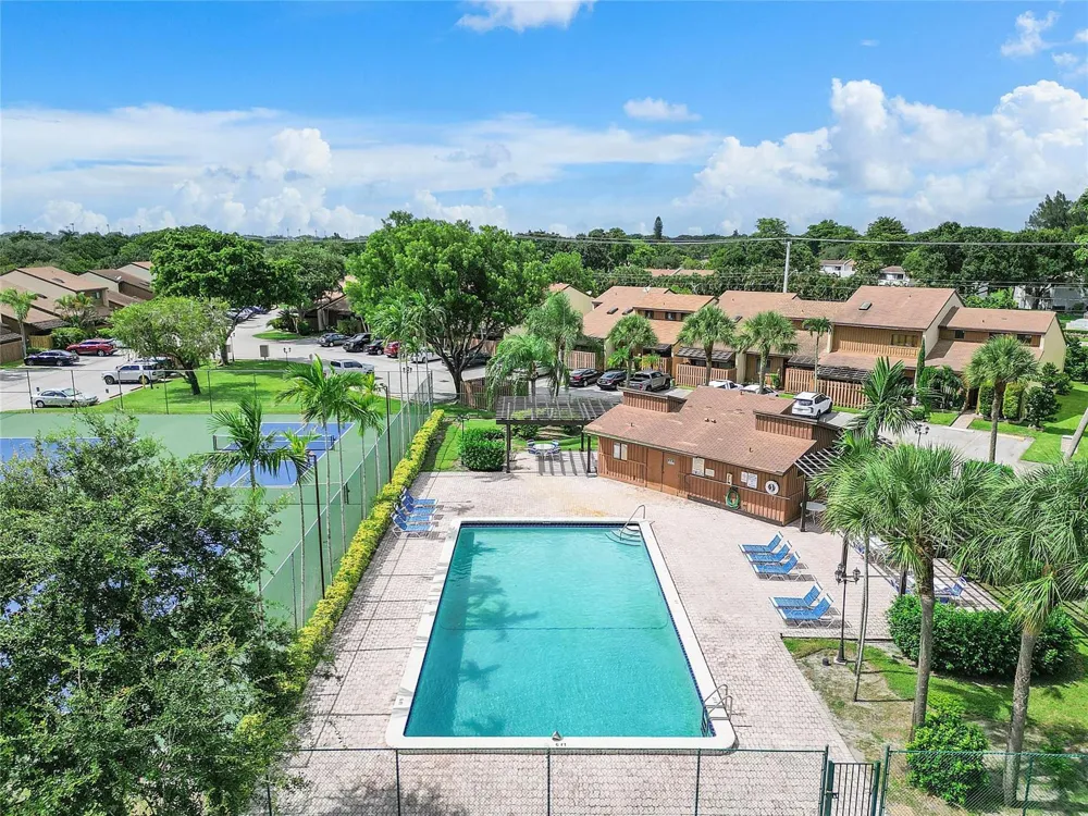 4165 S PINE ISLAND ROAD #4165 Davie, FL 33328