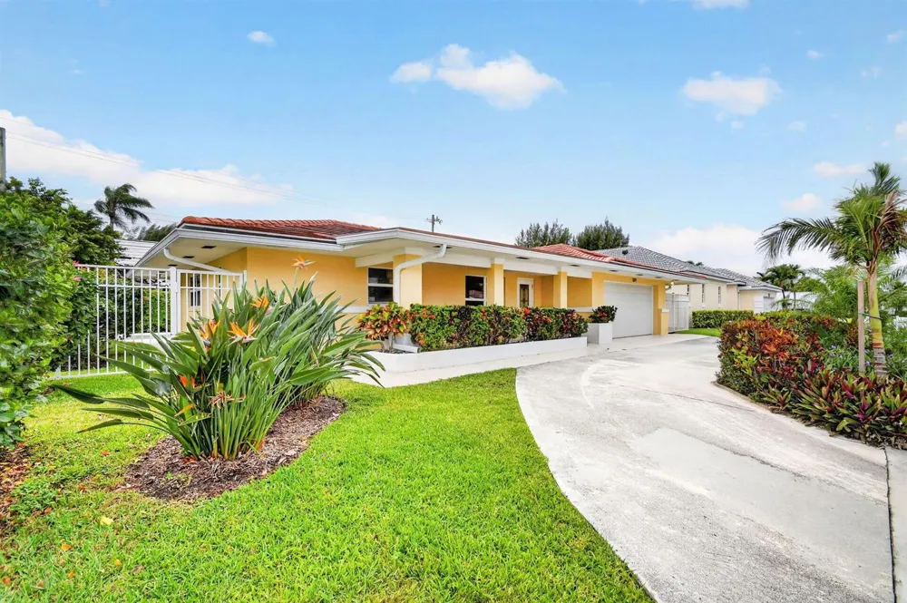 1221 Singer Drive Singer Island, FL 33404