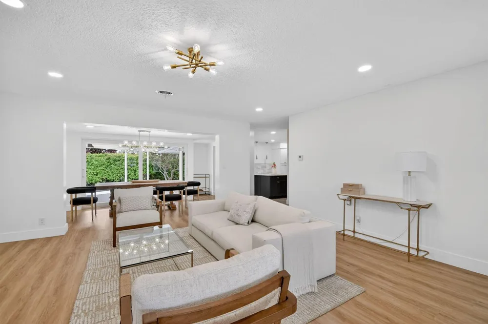 1221 Singer Drive Singer Island, FL 33404