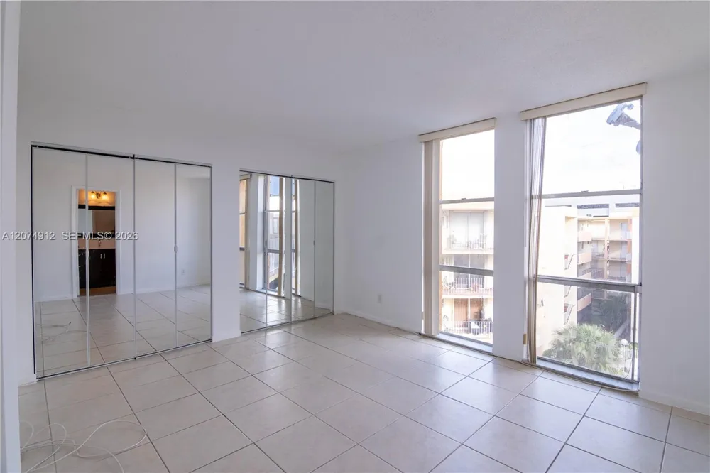 1750 W 46th St #521 Hialeah, FL 33012