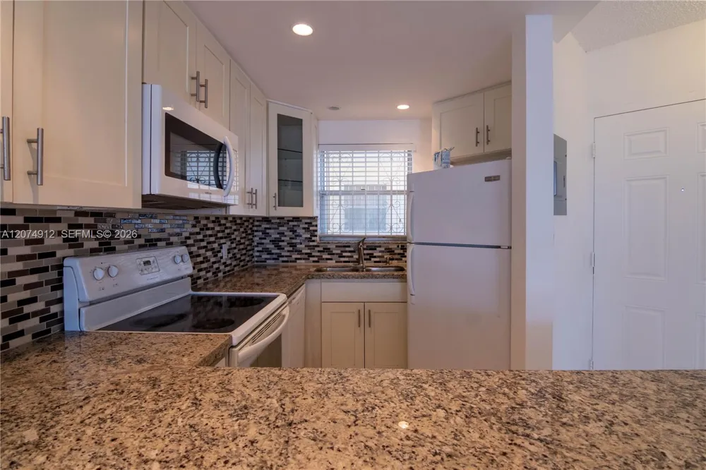 1750 W 46th St #521 Hialeah, FL 33012