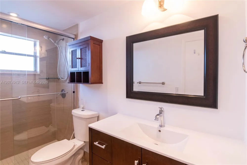 1750 W 46th St #521 Hialeah, FL 33012