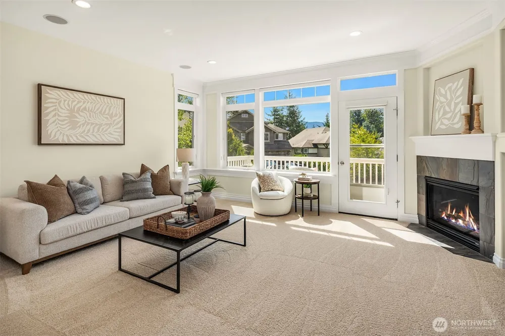 6910 Pinehurst Avenue SE Snoqualmie, WA 98065