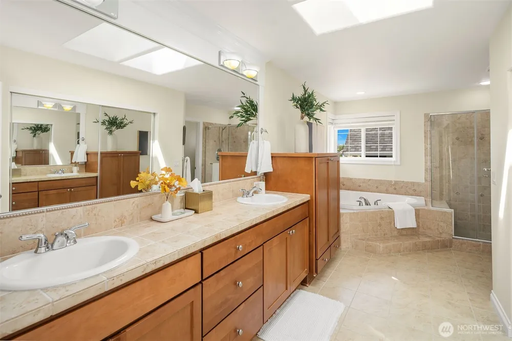 6910 Pinehurst Avenue SE Snoqualmie, WA 98065