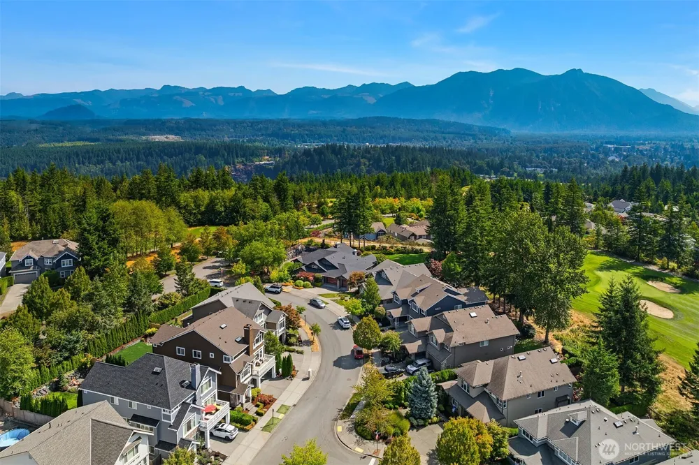 6910 Pinehurst Avenue SE Snoqualmie, WA 98065