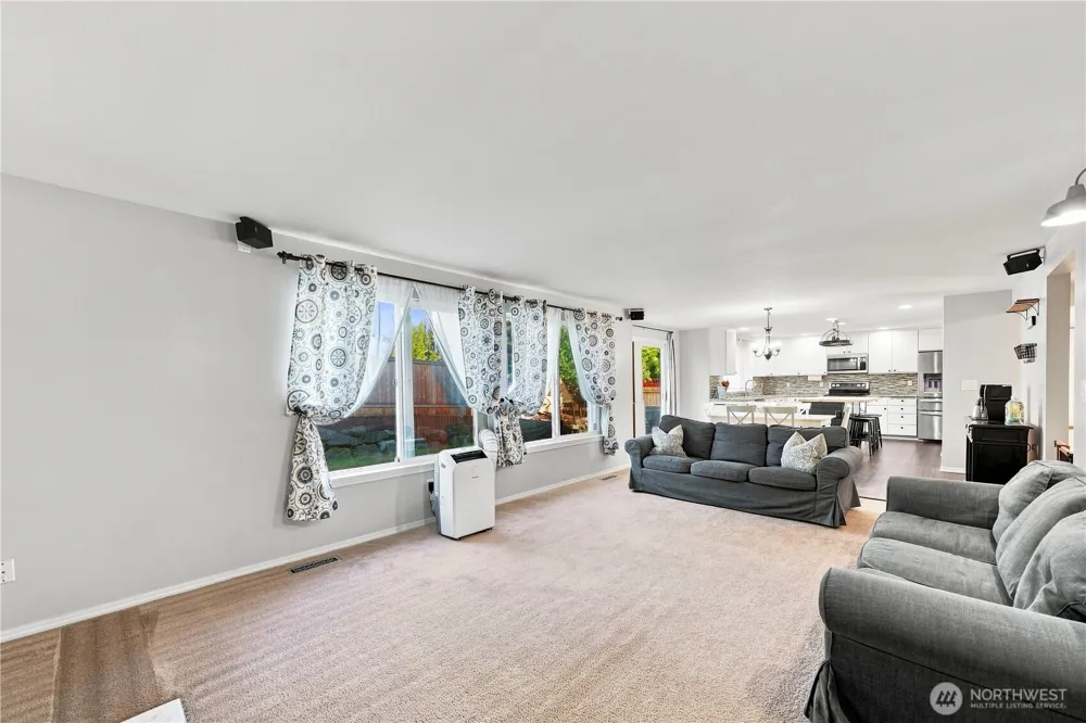 1221 85th Drive NE Lake Stevens, WA 98258