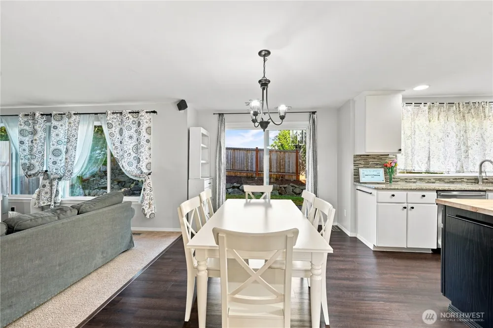 1221 85th Drive NE Lake Stevens, WA 98258