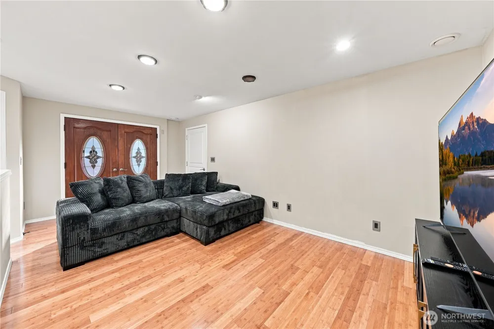 1221 85th Drive NE Lake Stevens, WA 98258