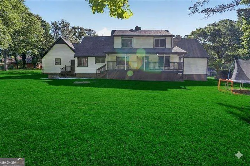 2223 Angela DR SW Lilburn, GA 30047